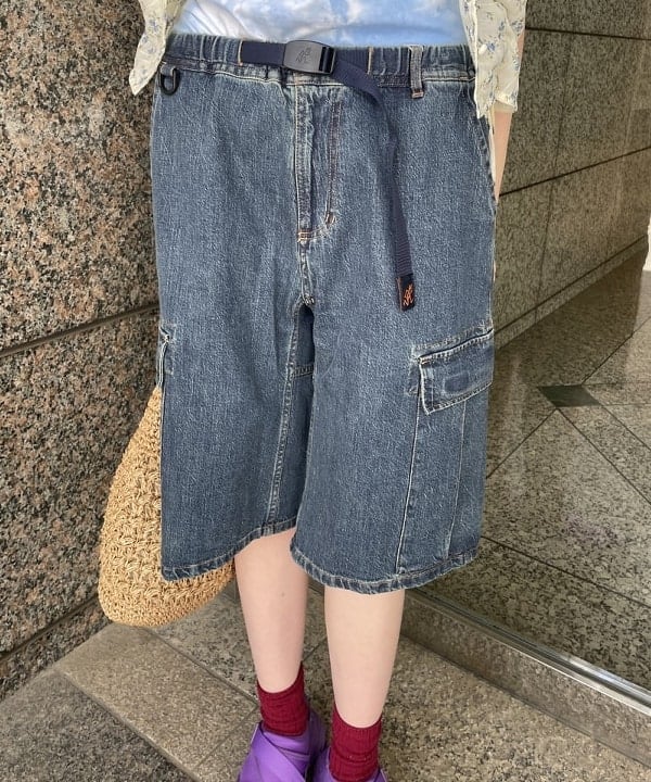 加歩さんの「BEAMS WOMEN｜フラワー プリント シャーリング ブラウス」を使ったコーディネート