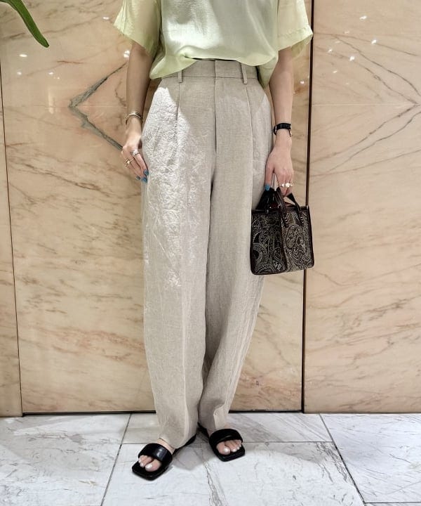 SANOさんの「BEAMS WOMEN｜INSCRIRE / リネン テーパードパンツ」を使ったコーディネート