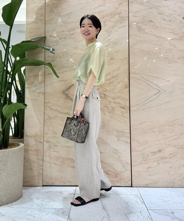 SANOさんの「BEAMS WOMEN｜INSCRIRE / リネン テーパードパンツ」を使ったコーディネート