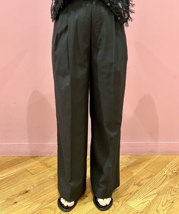 リズさんの「BEAMS WOMEN｜2タック ワイド パンツ」を使ったコーディネート