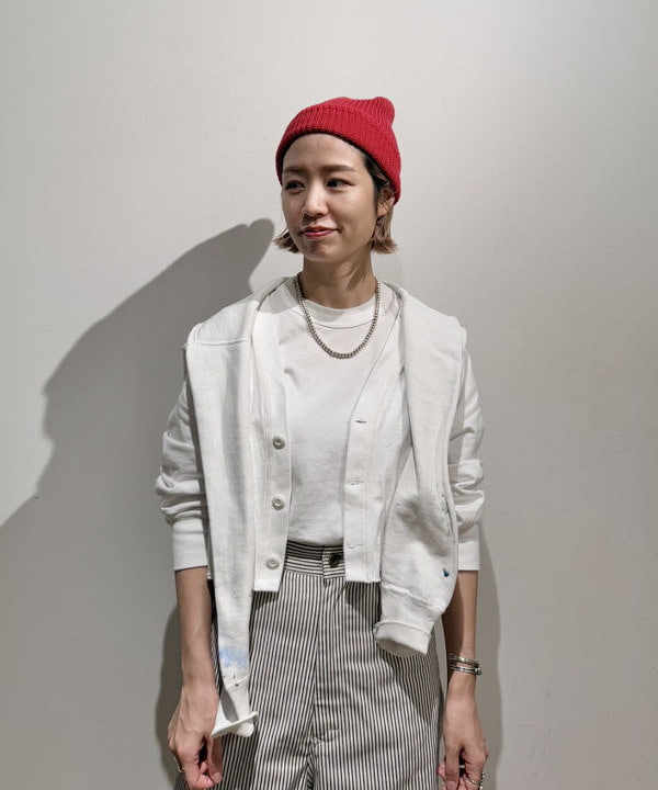 Kaoru Sakumaさんの「BEAMS WOMEN｜カットオフ Vネック カーディガン」を使ったコーディネート