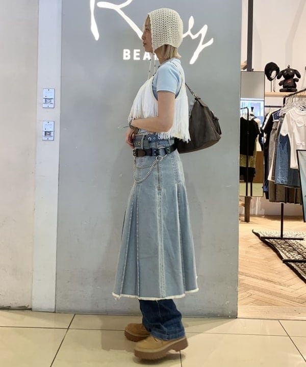イトウミサキさんの「BEAMS WOMEN｜フリンジ ティアード キャミソール」を使ったコーディネート