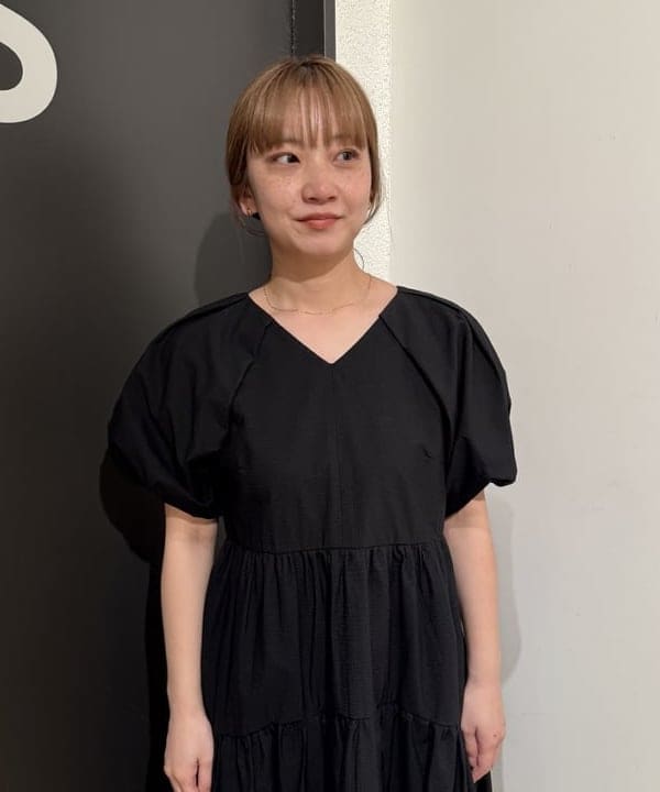Ito_ririkaさんの「BEAMS WOMEN｜サッカー パフスリーブ Vネック ワンピース」を使ったコーディネート