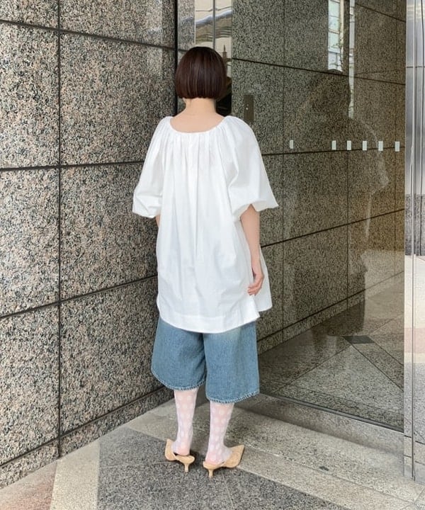 多田 日奈子さんの「BEAMS WOMEN｜5ポケット クウォーターレングス ワイドデニム」を使ったコーディネート