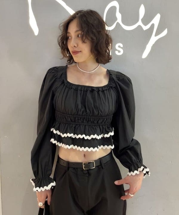 神坂 莉子さんの「BEAMS WOMEN｜Wポケット バッグ」を使ったコーディネート