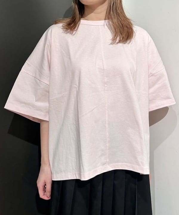 早川 萌子さんの「BEAMS WOMEN｜【別注】Champion / ショートスリーブ Tシャツ」を使ったコーディネート