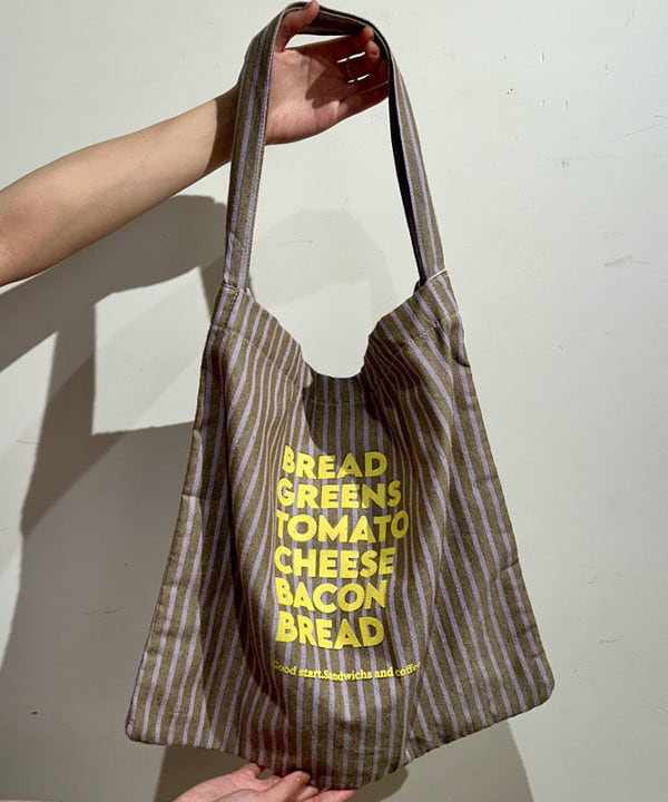 早川 萌子さんの「BEAMS WOMEN｜【別注】Champion / ショートスリーブ Tシャツ」を使ったコーディネート
