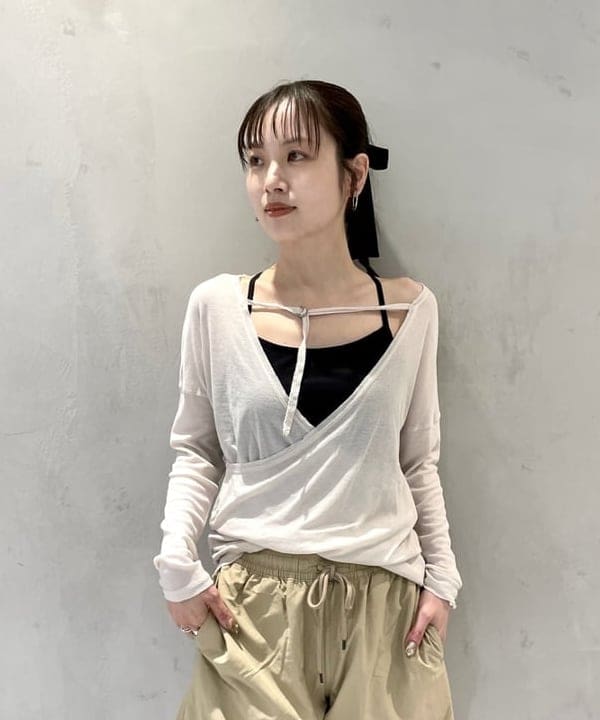 カタヤマ アヤさんの「BEAMS WOMEN｜maturely / カシュクール ストラップ ロング スリーブ」を使ったコーディネート