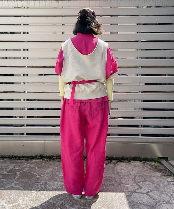 コウリキ　マミさんの「BEAMS WOMEN｜リネン ソリッド イージーパンツ」を使ったコーディネート