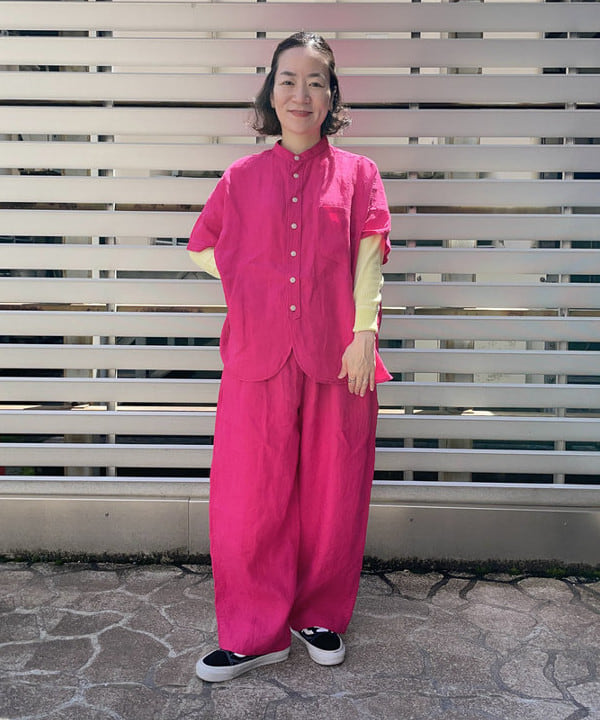 コウリキ　マミさんの「BEAMS WOMEN｜リネン ソリッド イージーパンツ」を使ったコーディネート