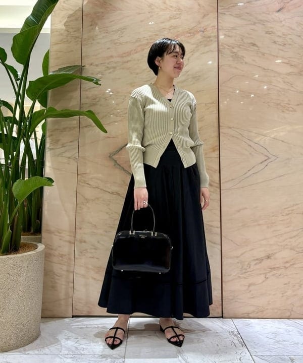 ゆうかさんの「BEAMS WOMEN｜【別注】スタイリスト佐藤佳菜子 × SLOANE / リブ カーディガン」を使ったコーディネート