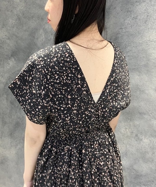 OSUMIさんの「BEAMS WOMEN｜MARIHA / 別注 夏の光 プリント ワンピース」を使ったコーディネート