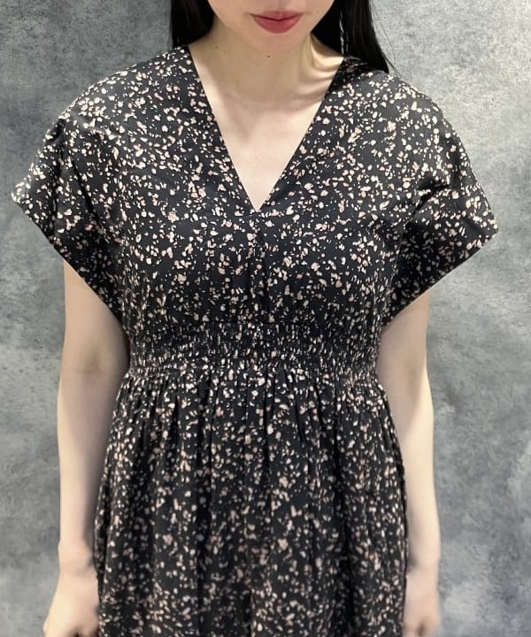 OSUMIさんの「BEAMS WOMEN｜MARIHA / 別注 夏の光 プリント ワンピース」を使ったコーディネート