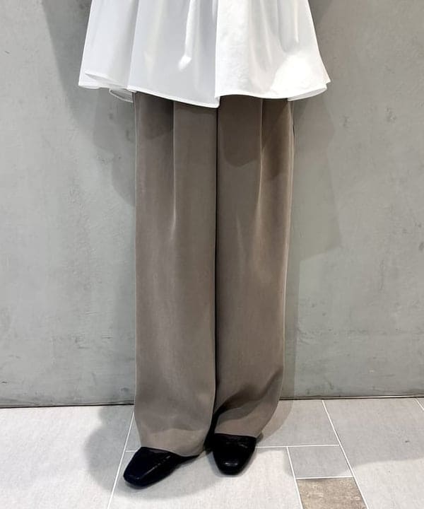 ヒライさんの「BEAMS WOMEN｜コンビ ティアード プルオーバー」を使ったコーディネート