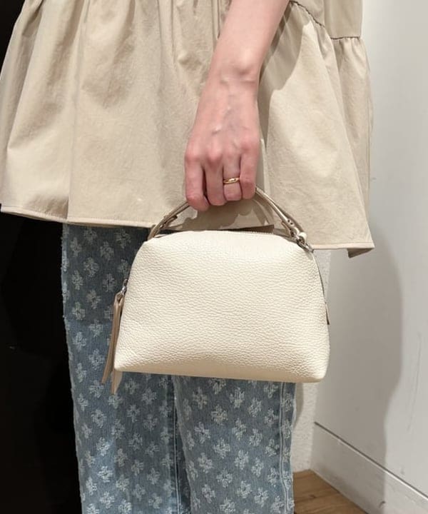 makita mikaさんの「BEAMS WOMEN｜コンビ ティアード プルオーバー」を使ったコーディネート