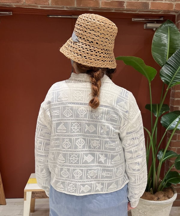 エノモト アミさんの「BEAMS WOMEN｜ボーイ マリン レース シャツ」を使ったコーディネート