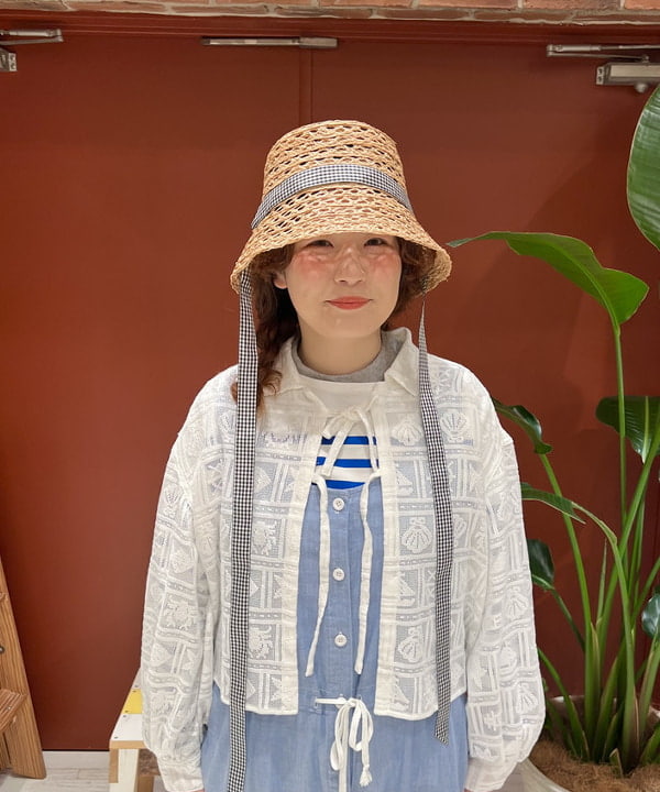 エノモト アミさんの「BEAMS WOMEN｜ボーイ マリン レース シャツ」を使ったコーディネート