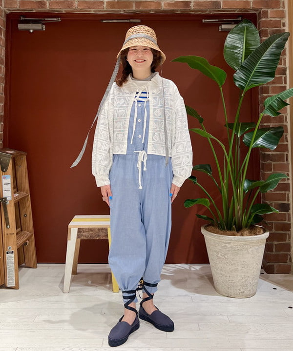 エノモト アミさんの「BEAMS WOMEN｜ボーイ マリン レース シャツ」を使ったコーディネート