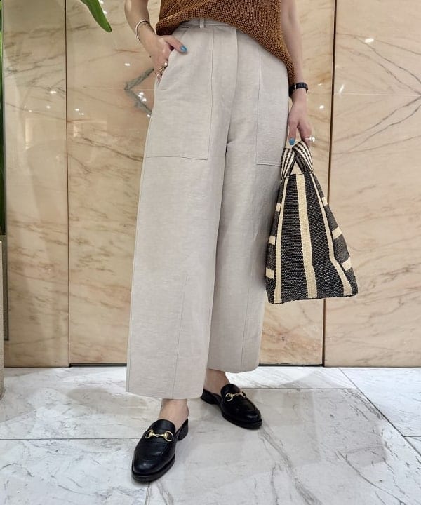 SANOさんの「BEAMS WOMEN｜AK+1 / 片畦 Vネック ニット」を使ったコーディネート