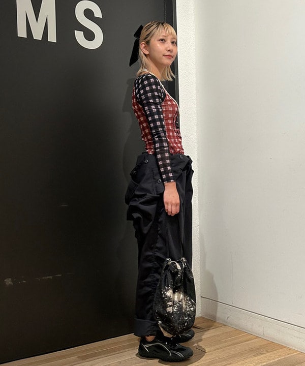 佐藤 亜美さんの「BEAMS WOMEN｜ポリエステル コットン ツイル ショート スリーブ オールインワン」を使ったコーディネート