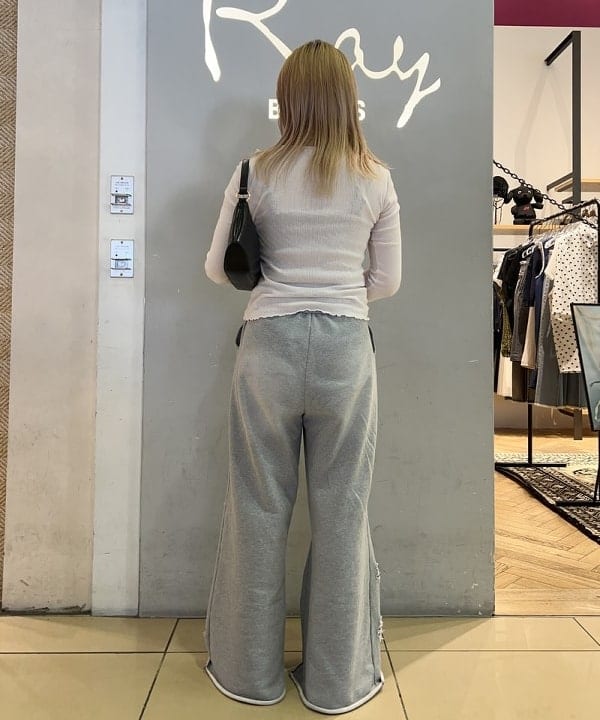 ナカノ アイさんの「BEAMS WOMEN｜ダメージ スウェット パンツ」を使ったコーディネート