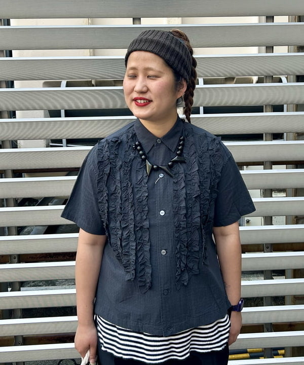 Kyooka Sayakaさんの「BEAMS WOMEN｜ドビー フリル ショートスリーブ」を使ったコーディネート