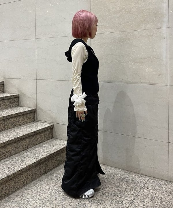 まゆちゃんさんの「BEAMS WOMEN｜フロント ジップ カーゴ タイトスカート」を使ったコーディネート