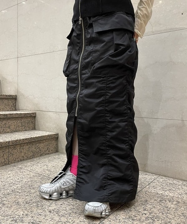 まゆちゃんさんの「BEAMS WOMEN｜フロント ジップ カーゴ タイトスカート」を使ったコーディネート