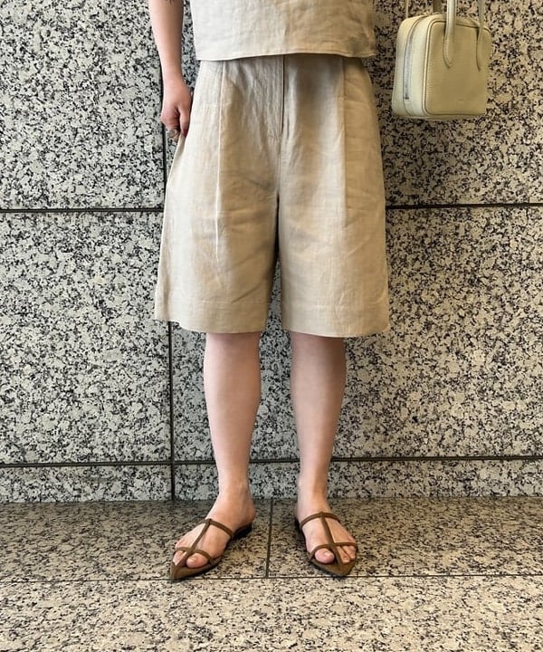 大槻 まひろさんの「BEAMS WOMEN｜リネン ビスチェ .M」を使ったコーディネート