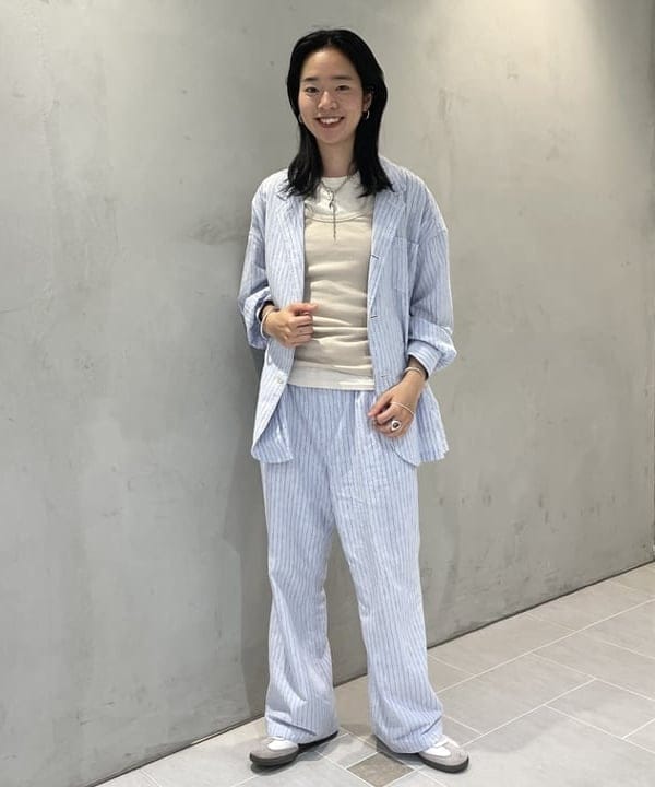津藤 理佐子さんの「BEAMS WOMEN｜ストライプ チェック ビッグ ジャケット」を使ったコーディネート