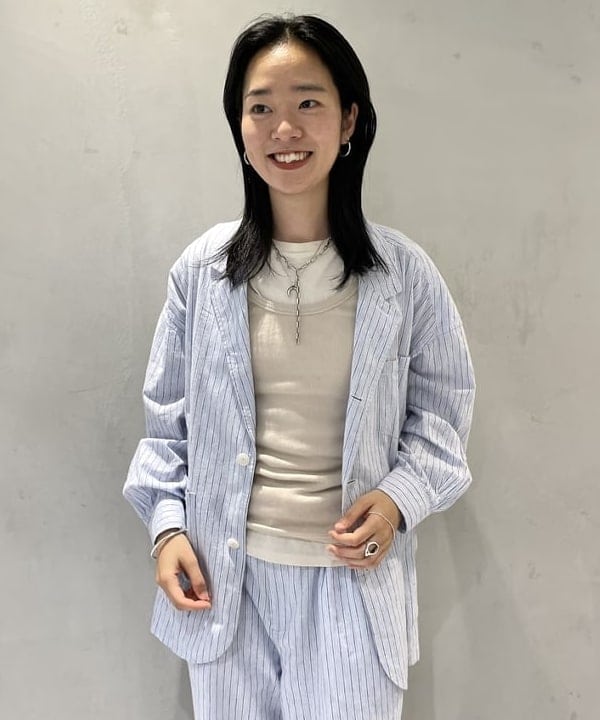 津藤 理佐子さんの「BEAMS WOMEN｜ストライプ チェック ビッグ ジャケット」を使ったコーディネート