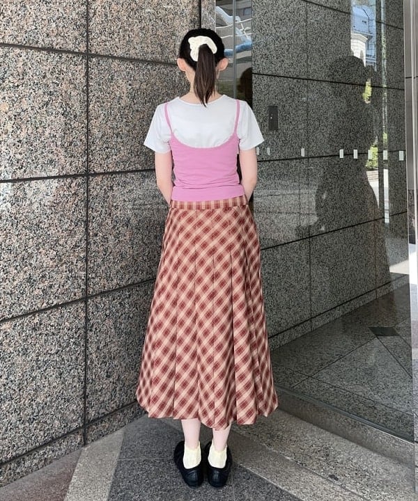 加歩さんの「BEAMS WOMEN｜ラメ クロップド クルーネック Tシャツ」を使ったコーディネート