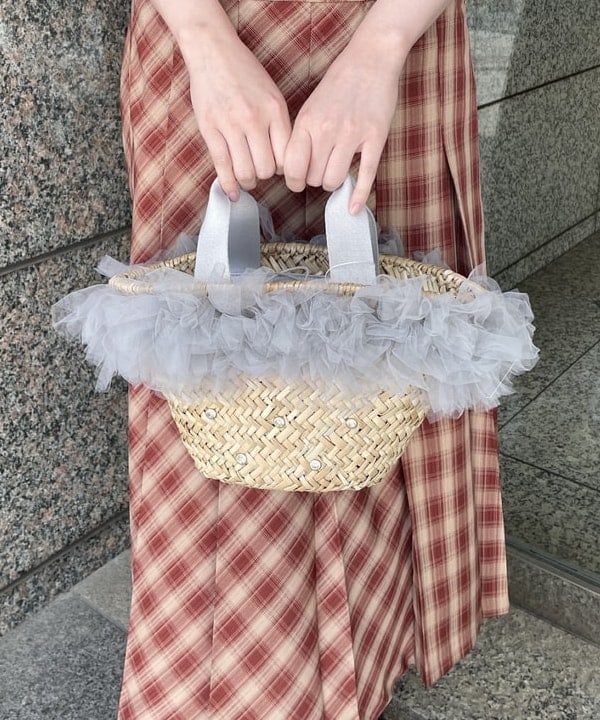 加歩さんの「BEAMS WOMEN｜ラメ クロップド クルーネック Tシャツ」を使ったコーディネート