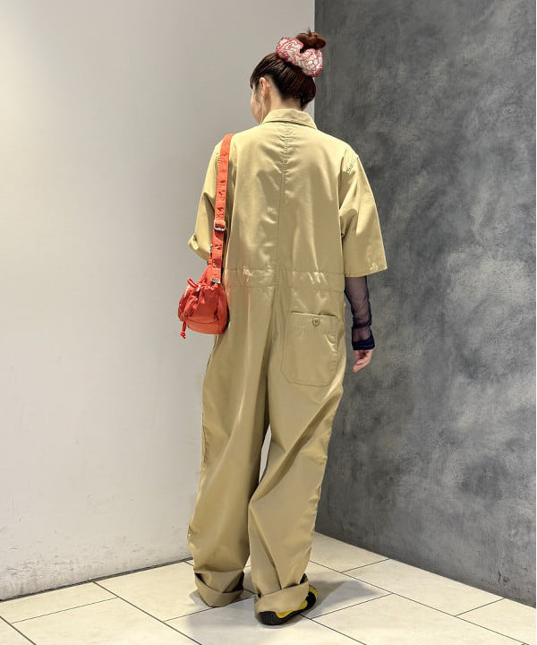 庭野 優紀さんの「BEAMS WOMEN｜ポリエステル コットン ツイル ショート スリーブ オールインワン」を使ったコーディネート