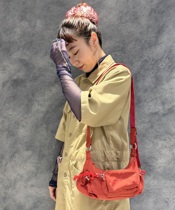 庭野 優紀さんの「BEAMS WOMEN｜ポリエステル コットン ツイル ショート スリーブ オールインワン」を使ったコーディネート