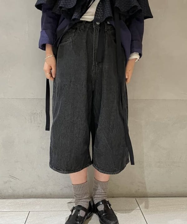 モモさんの「BEAMS WOMEN｜5ポケット クウォーターレングス ワイドデニム」を使ったコーディネート