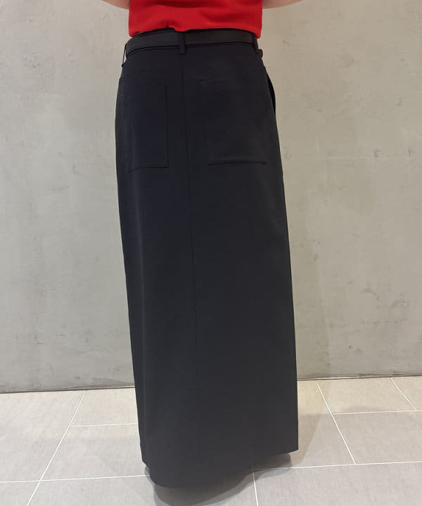 野村 美紅さんの「BEAMS WOMEN｜ローウエスト タイト スカート」を使ったコーディネート