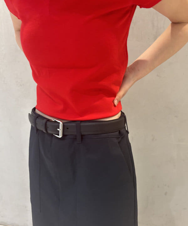 野村 美紅さんの「BEAMS WOMEN｜ローウエスト タイト スカート」を使ったコーディネート