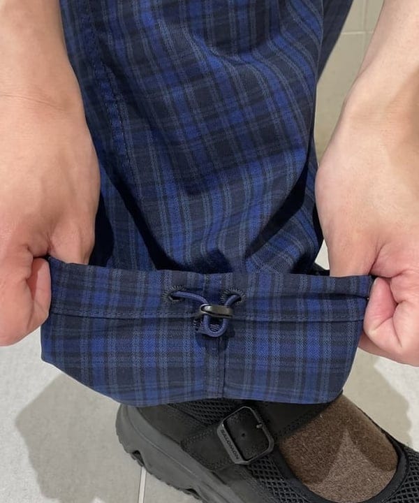 マツミヤさんの「BEAMS WOMEN｜チェック カーゴ イージーパンツ」を使ったコーディネート