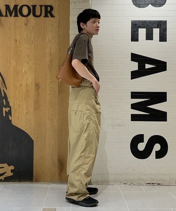 マツミヤさんの「BEAMS WOMEN｜ポリエステル コットン ツイル ショート スリーブ オールインワン」を使ったコーディネート