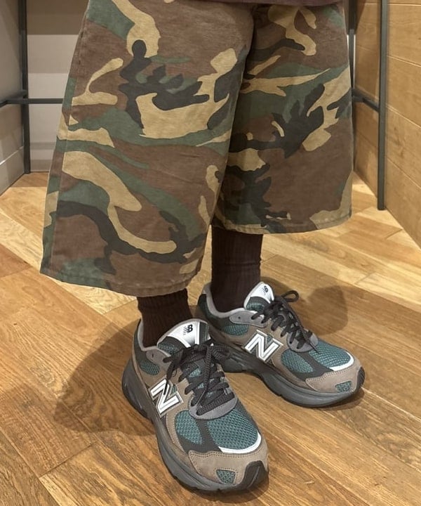 三宅 康平さんの「BEAMS WOMEN｜【別注】Champion / メッシュ ロングスリーブ Tシャツ」を使ったコーディネート
