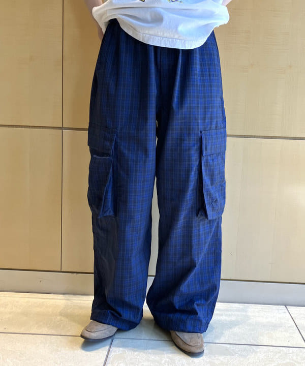 Hazukiさんの「BEAMS WOMEN｜チェック カーゴ イージーパンツ」を使ったコーディネート