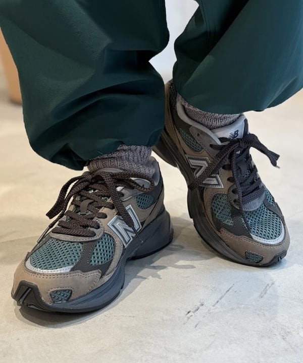 ナガオカ サキさんの「BEAMS WOMEN｜コットン リネン フリル ギャザー ショートスリーブ」を使ったコーディネート