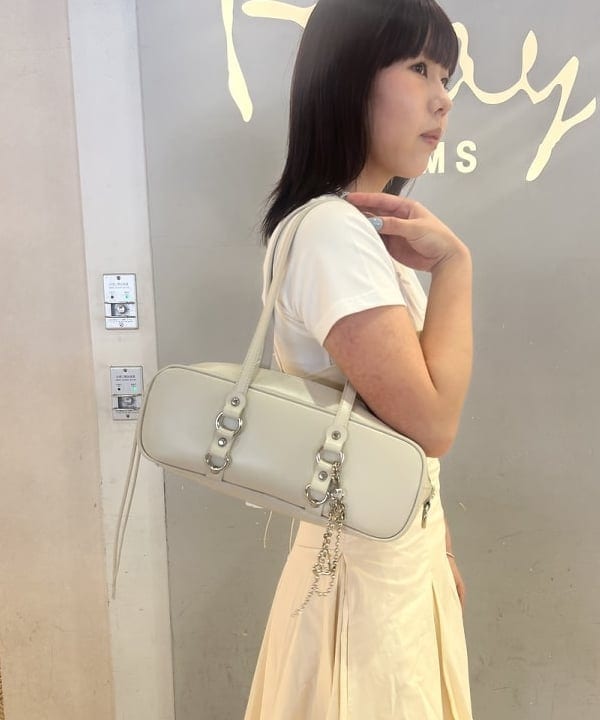 ヒナさんの「BEAMS WOMEN｜フラワー パール ネックレス」を使ったコーディネート