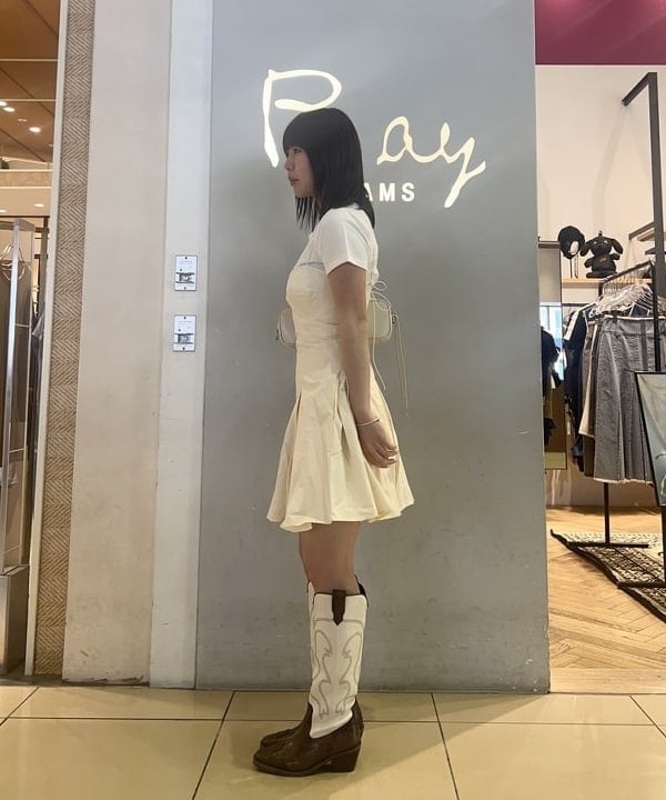 ヒナさんの「BEAMS WOMEN｜フラワー パール ネックレス」を使ったコーディネート