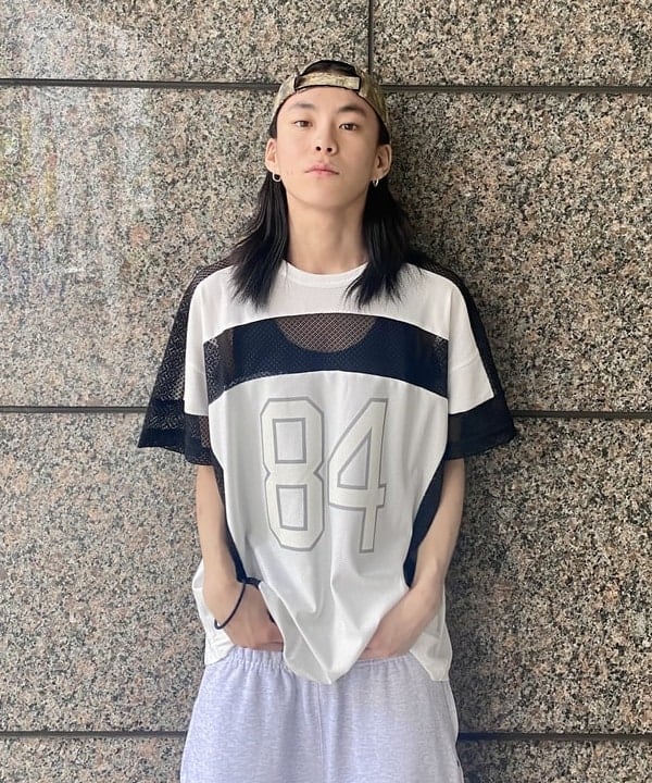 はるひむさんの「BEAMS WOMEN｜メッシュ ナンバーロゴ ビッグ Tシャツ」を使ったコーディネート