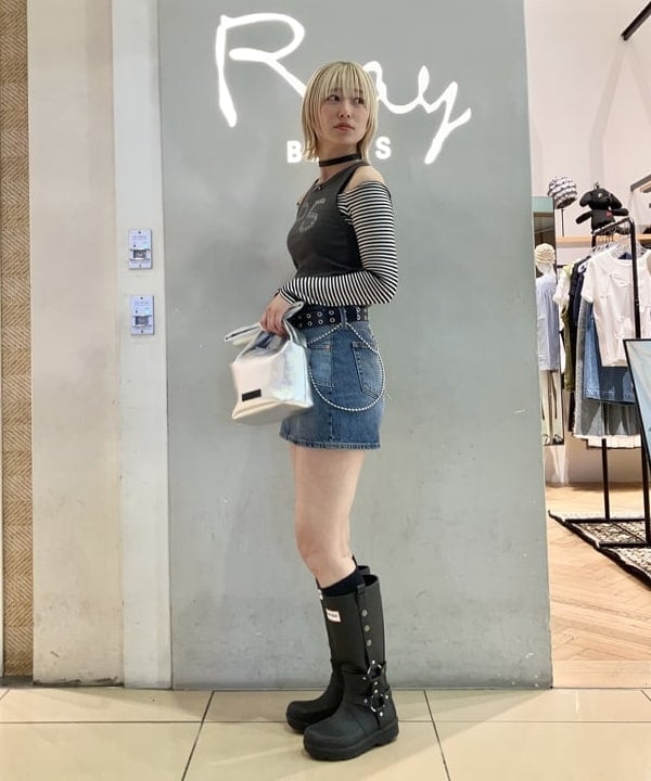 イトウミサキさんの「BEAMS WOMEN｜LEVI'S(R) / Western Icon Skirt」を使ったコーディネート