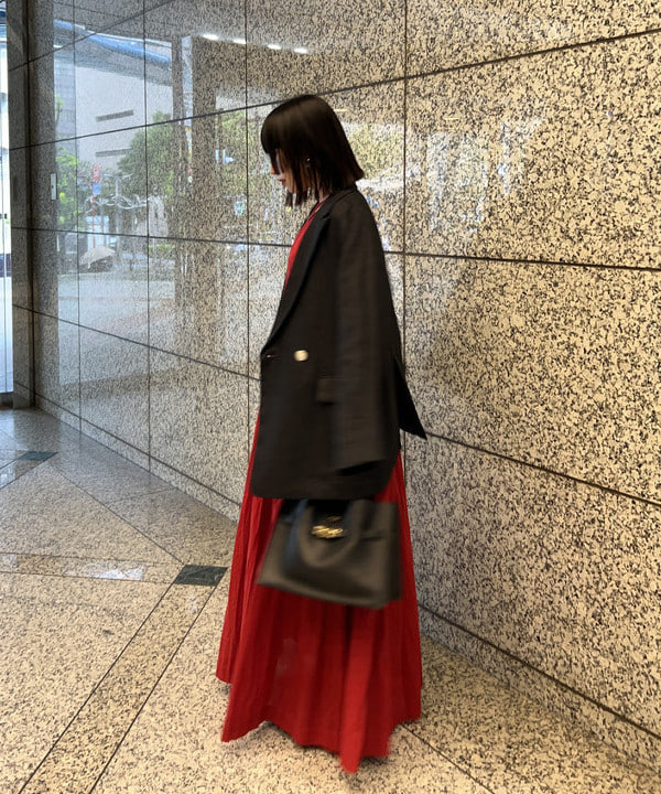 大槻 まひろさんの「BEAMS WOMEN｜【別注】ne Quittez pas / ボイル シャーリング ワンピース」を使ったコーディネート