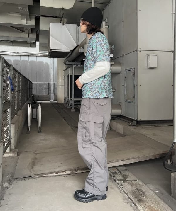 タマイユウトさんの「BEAMS WOMEN｜BEAMS / ビッグ 6ポケット カーゴパンツ」を使ったコーディネート