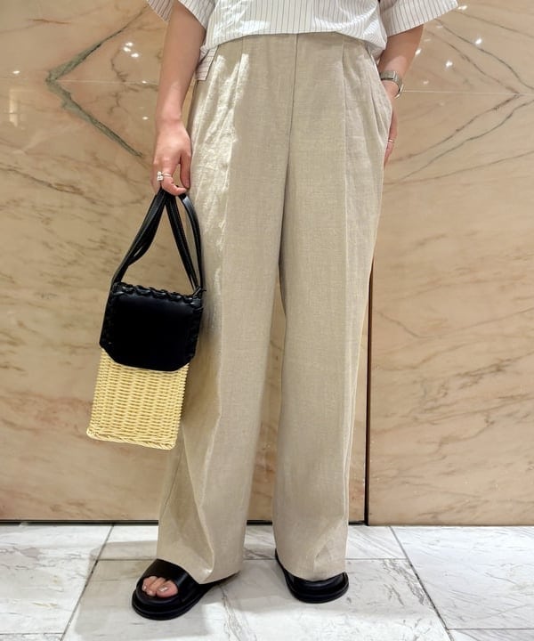 ゆうかさんの「BEAMS WOMEN｜リネン タブ付き ワイドパンツ」を使ったコーディネート